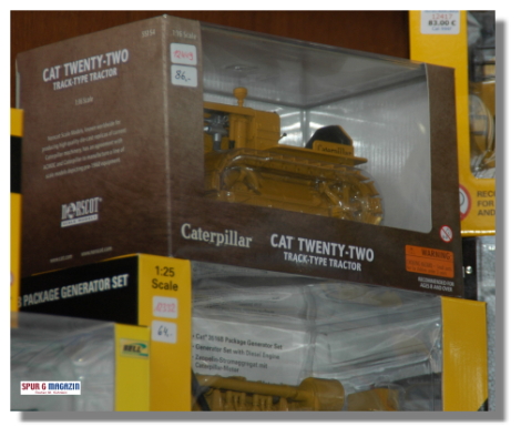 Der Caterpillar CAT TWENTY-TWO in Gelb und der Generator MOTOR wurden auf der Messe zum Kauf angeboten. Der Preis mit 86,00 EUR und 64,00 EUR ist real fr diese schnen aus Metall gefertigten Stcke. 