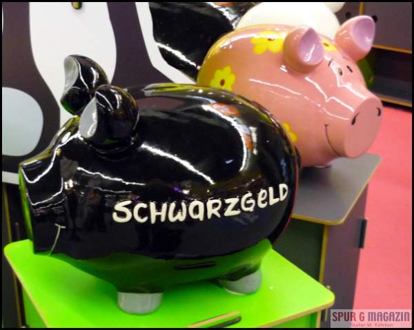 Ende: Hier kann getrost das Geld gespart werden. Vielleicht wird dieses Schwein dann auch fr 2,5 Mio EUR ausgelst. Denn nicht berall wo SCHWARZGELD draufsteht ist auch welches drin: 